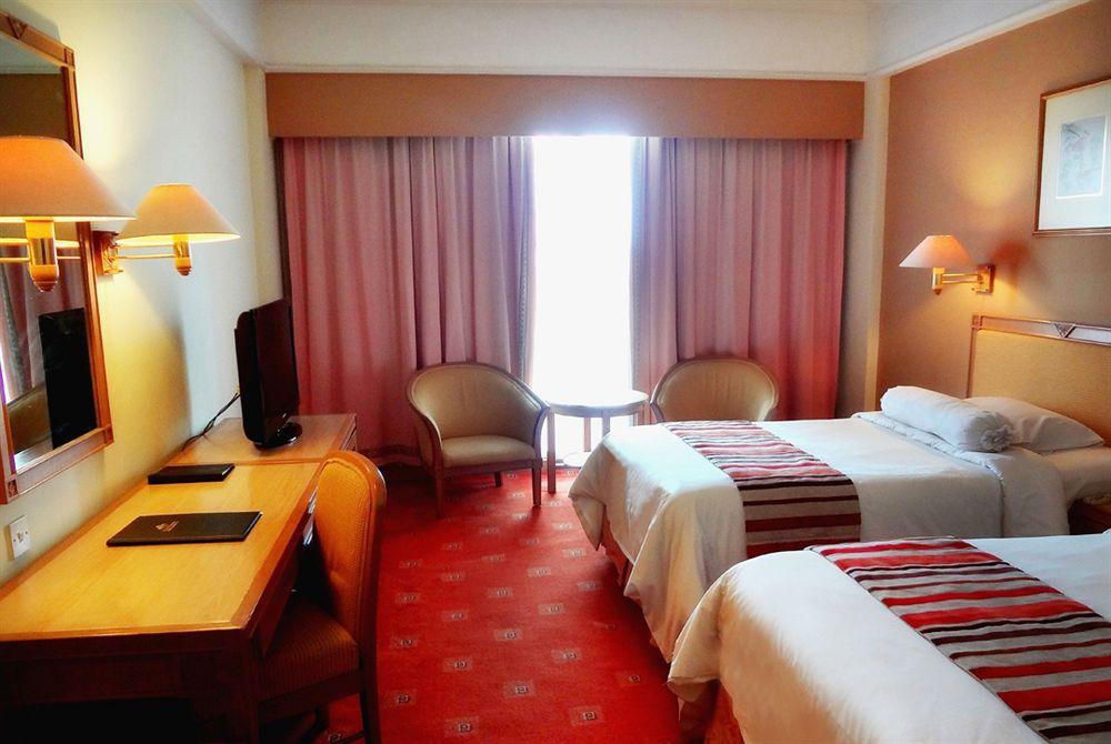 Tiara Medan Hotel & Convention Center ภายนอก รูปภาพ